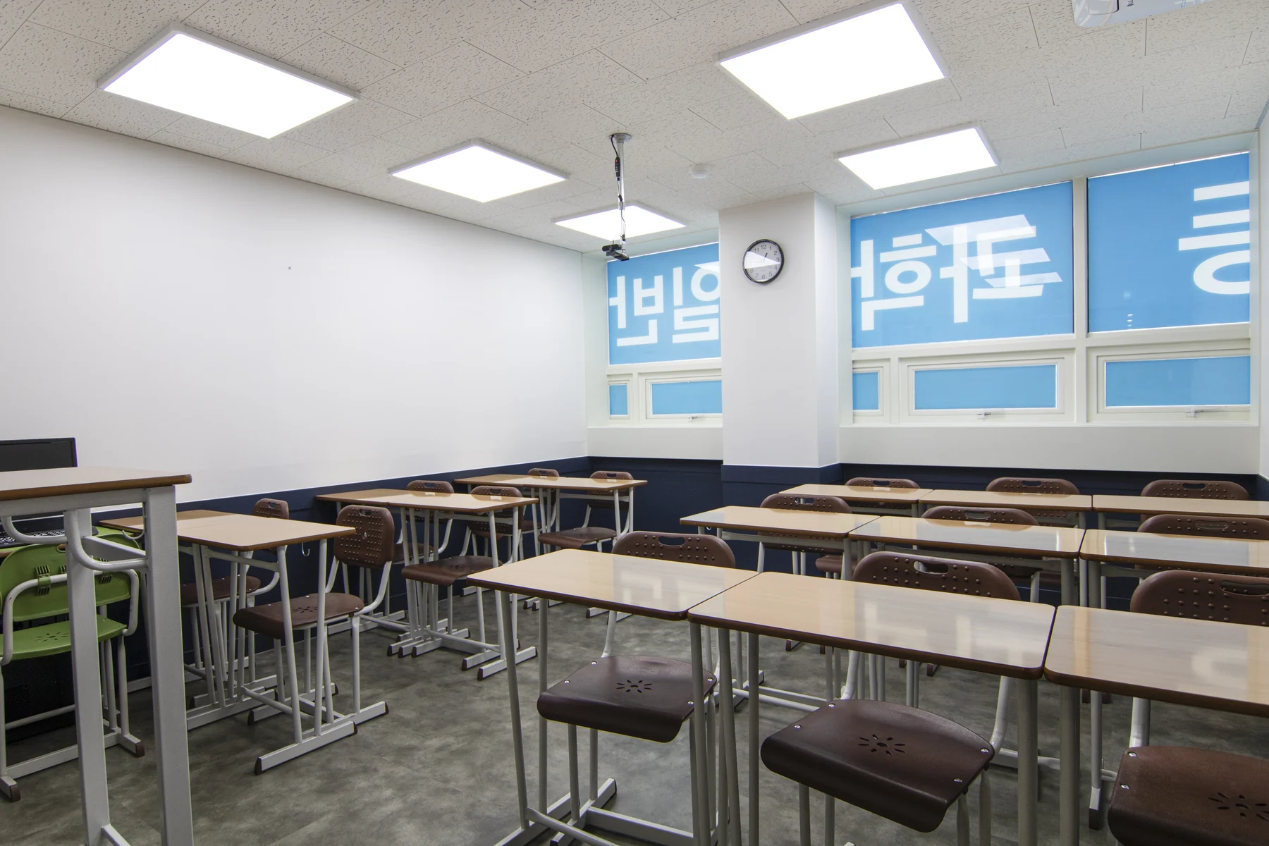 중고등 국어, 수학 전문학원 두 층의 수업공간을 한눈에 공간 50