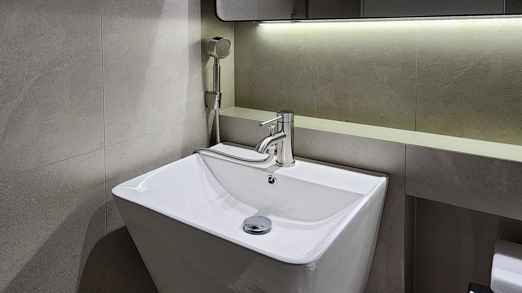 부산 진로비치아파트 욕실 인테리어 시공 모습